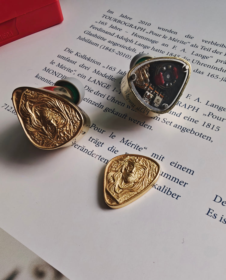 Exclusive Pre-Order for the Warrior of Resonance (R52) Limited to 100